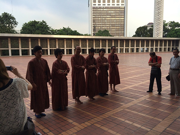 写真：2014年度創立60周年インドネシア研修の様子